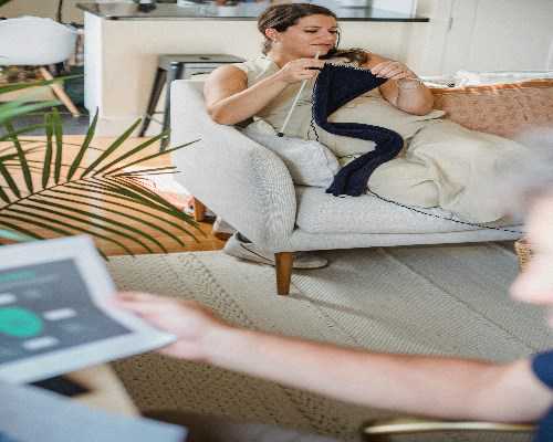 南京韩辰整形杨军稳院长揭秘：产后丰胸的秘密与助孕后的乳房恢复